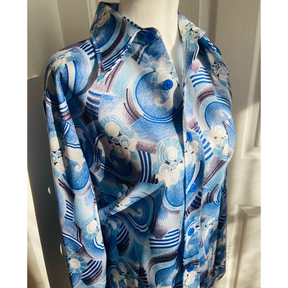 Early 70s Psychedelic Op Art Groovy Blue and Gray Polyester Button Up Shirt - Picture 4 of 7